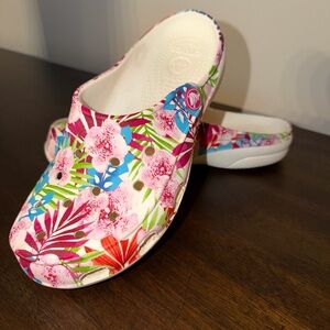 Crocs Floral Gardening Slides Women's Size 7 Breathable Waterproof